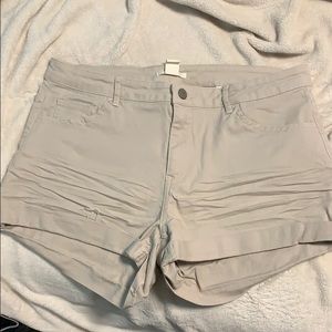FINAL MARKDOWN: NWOT H&M Shorts